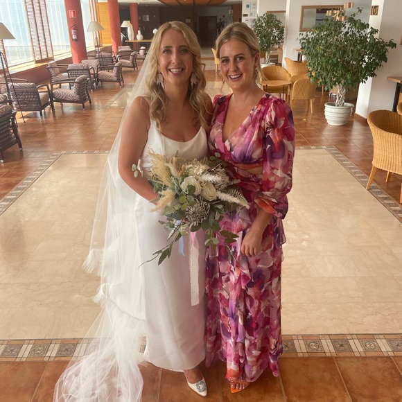 Occasion wear dress. - Picture 2 of 5